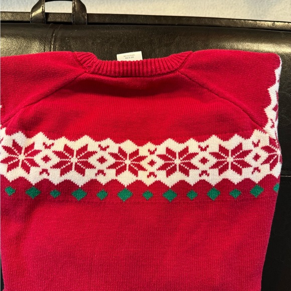 Red holiday fun Disney sweater with Mickey and Minnie! - Picture 10 of 11